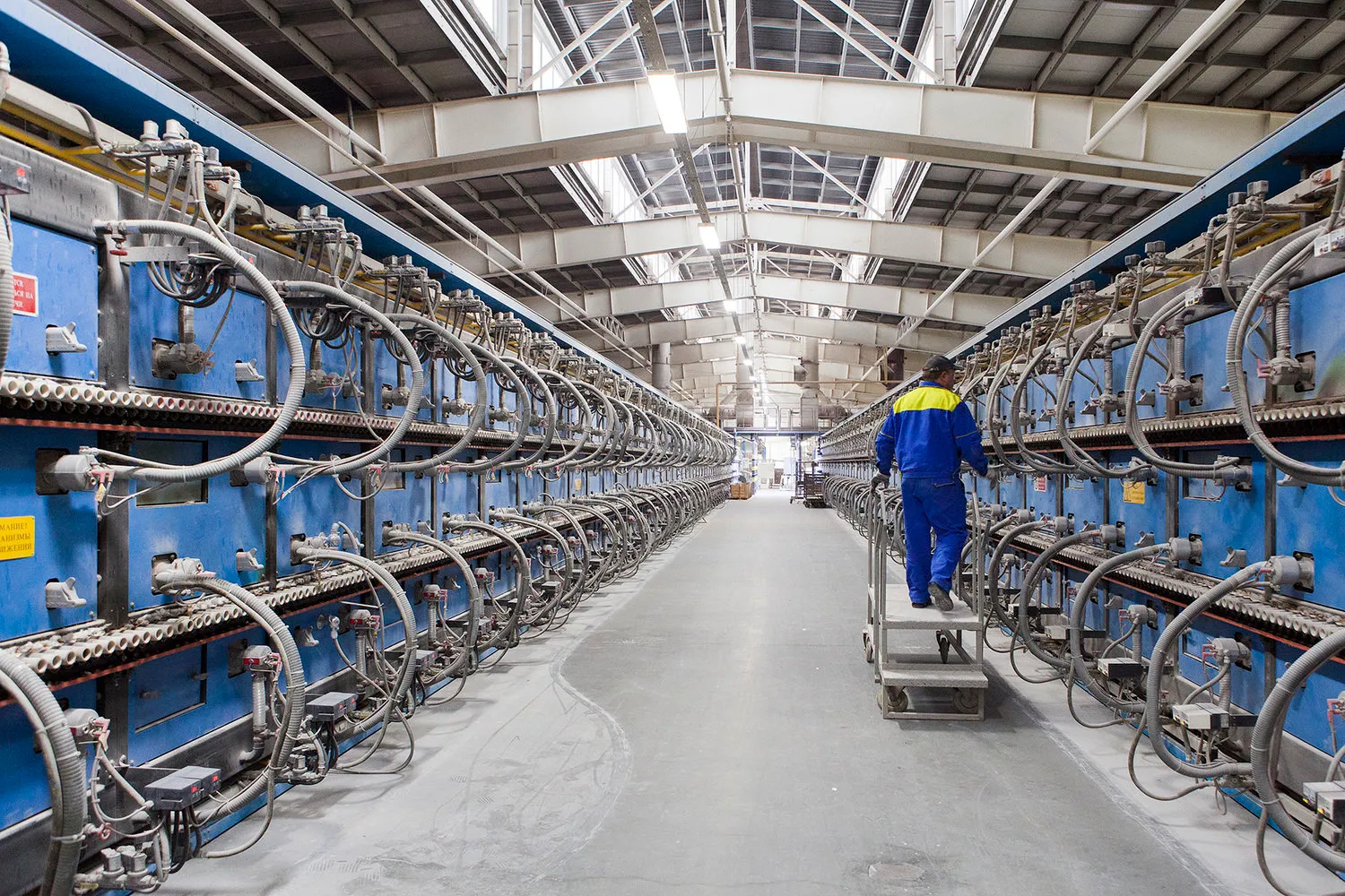 第一次烧制窑炉长度为119米