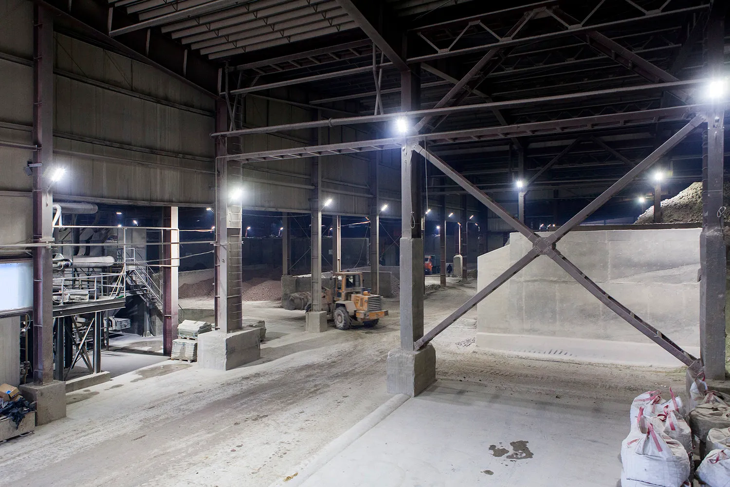 奥雷陶瓷马瑞齐工厂陶土储存区