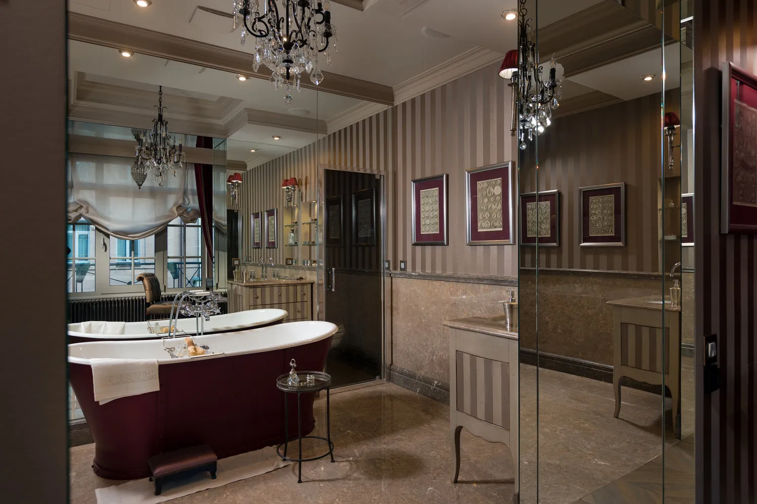 设计：亚历山德里娜·卢卡奇