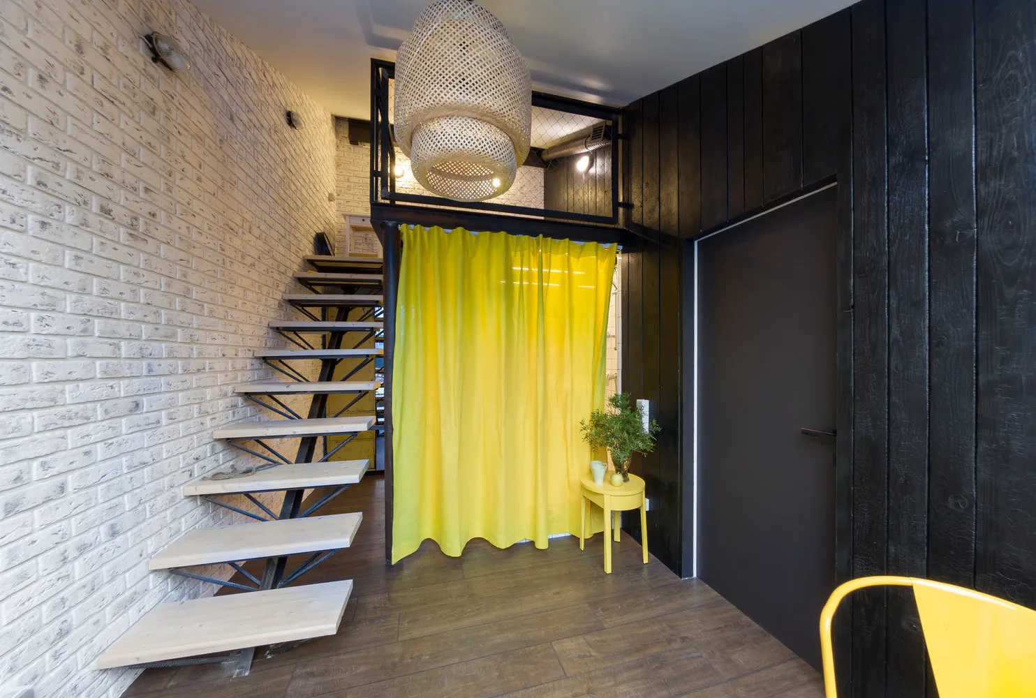 照片：阁楼风格客厅，室内装饰 – 我们网站上的照片