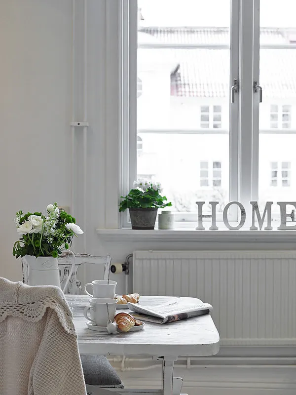 照片:北欧风格厨房和餐厅,技巧 - 我们网站上的照片