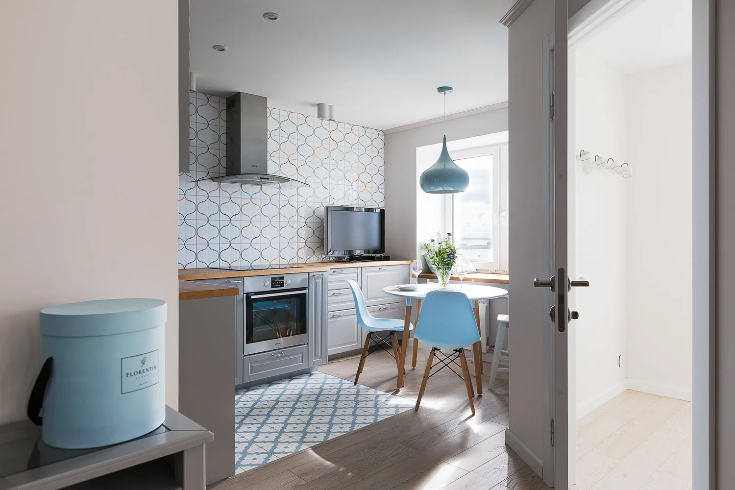 设计：尼卡·鲁萨诺娃