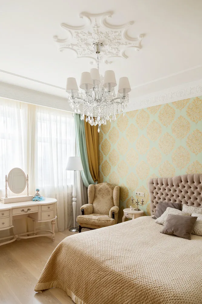 Фотография: Спальня в стиле Классический, Эклектика, Квартира, Проект недели, Москва, Монолитный дом, 4 и больше, Более 90 метров, ZE-MOOV, ЖК «Дом на Цветном» – фото на нашем сайте