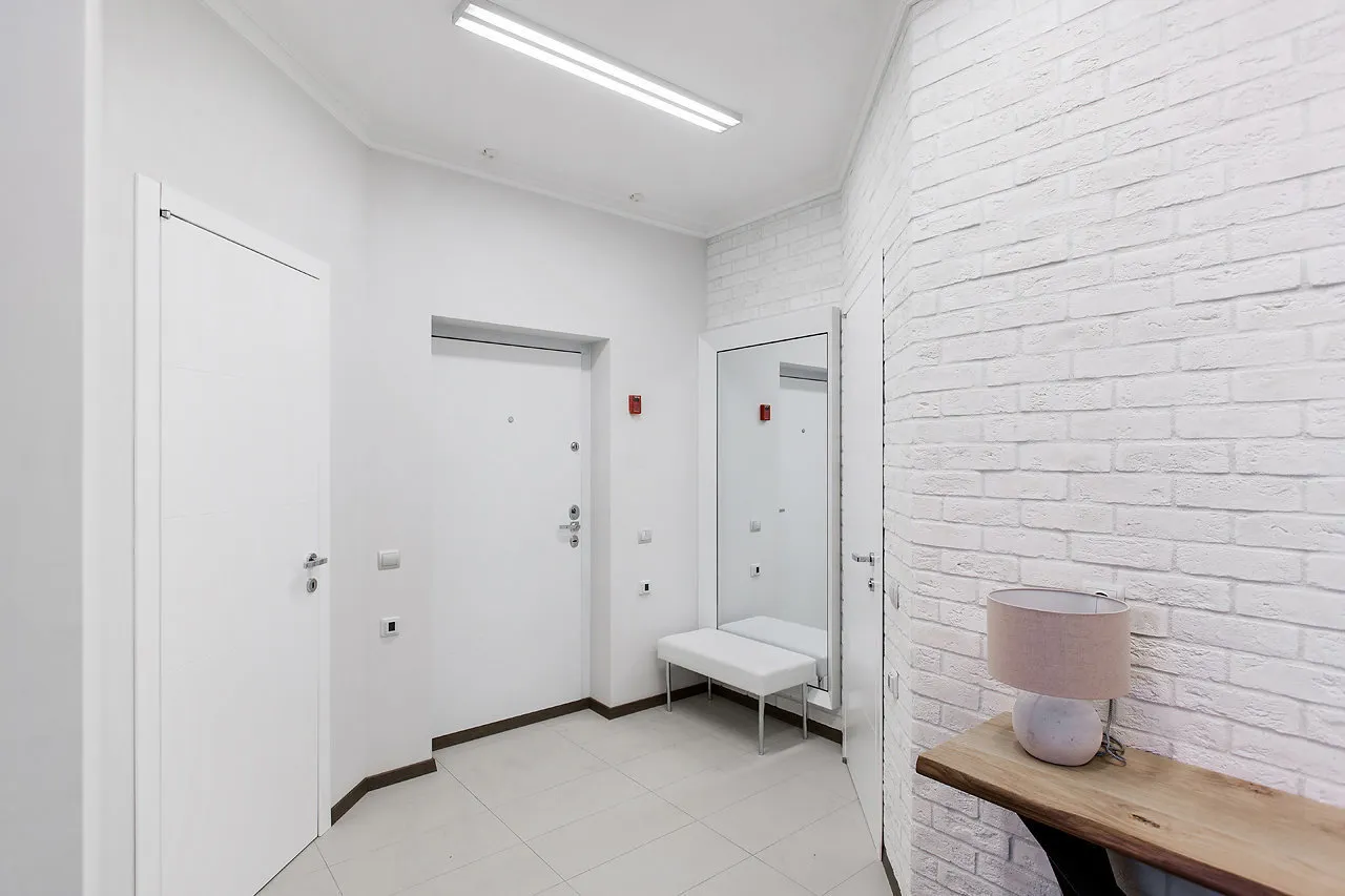 Photo : Entrée dans le style minimalisme, conseils – photo sur notre site