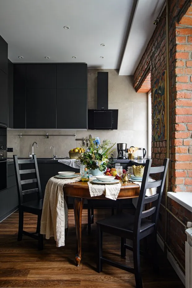 设计：塔雅·阿库洛娃和格列布·斯科特尼科夫