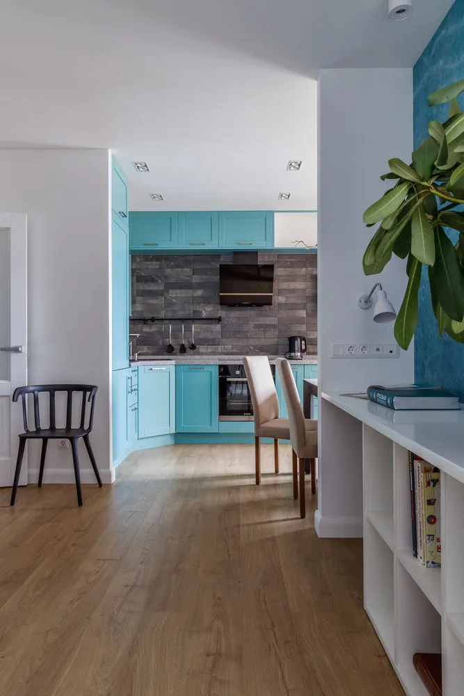 照片:生态风格客厅,实践维修,地板覆盖材料,复合地板,PVC瓷砖 – 我们网站上的照片