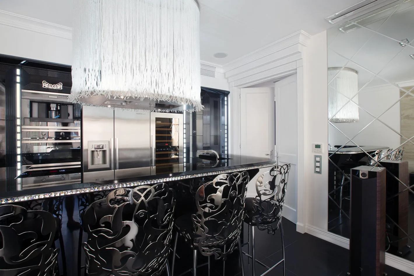 照片：现代风格厨房和餐厅，技巧 – 我们网站上的照片