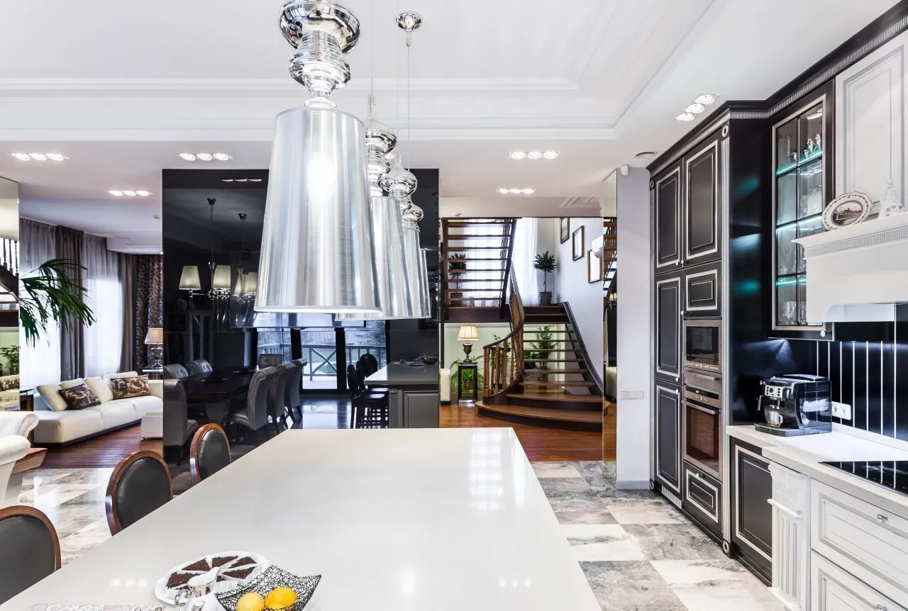 照片：现代风格厨房和餐厅，技巧 – 我们网站上的照片