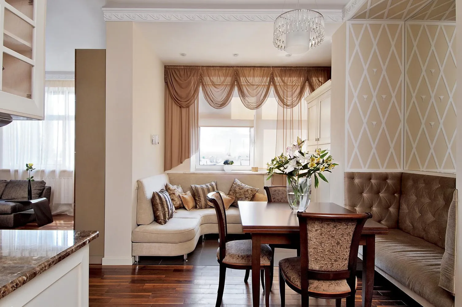 照片：现代风格厨房和餐厅，技巧 – 我们网站上的照片