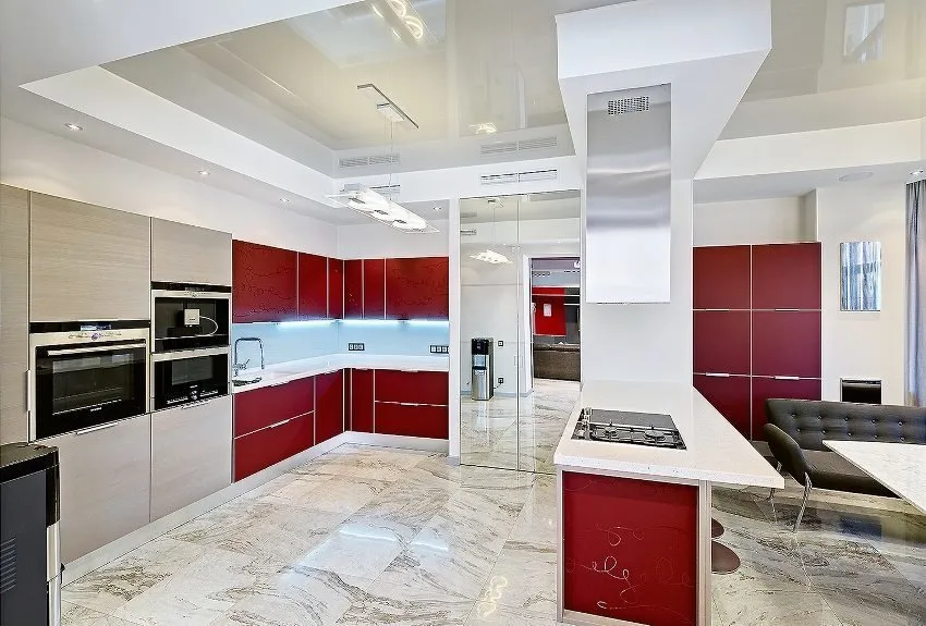 照片：高科技风格厨房和餐厅，技巧——我们网站上的照片