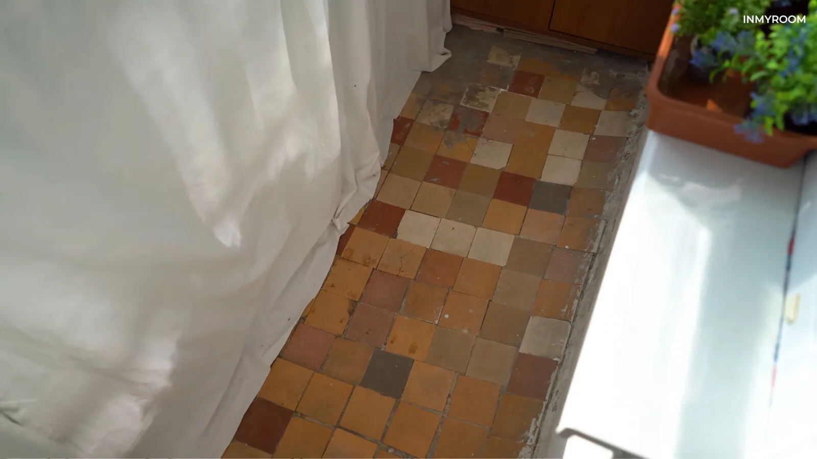 Foto: en estilo , Balcón, Apartamento, Diseño de habitación, Diseño interno, Rediseño, cómo decorar un balcón pequeño, ideas para un balcón pequeño, renovación económica de balcón, cómo decorar un balcón, balcón en apartamento, decorar un balcón estándar, ideas de remodelación de balcón, ideas de decoración de balcón, lugar de trabajo en el balcón, decoración de balcón, decorar un balcón, ideas para balcón, cómo decorar un balcón pequeño, diseño de balcón – fotos en nuestro sitio web