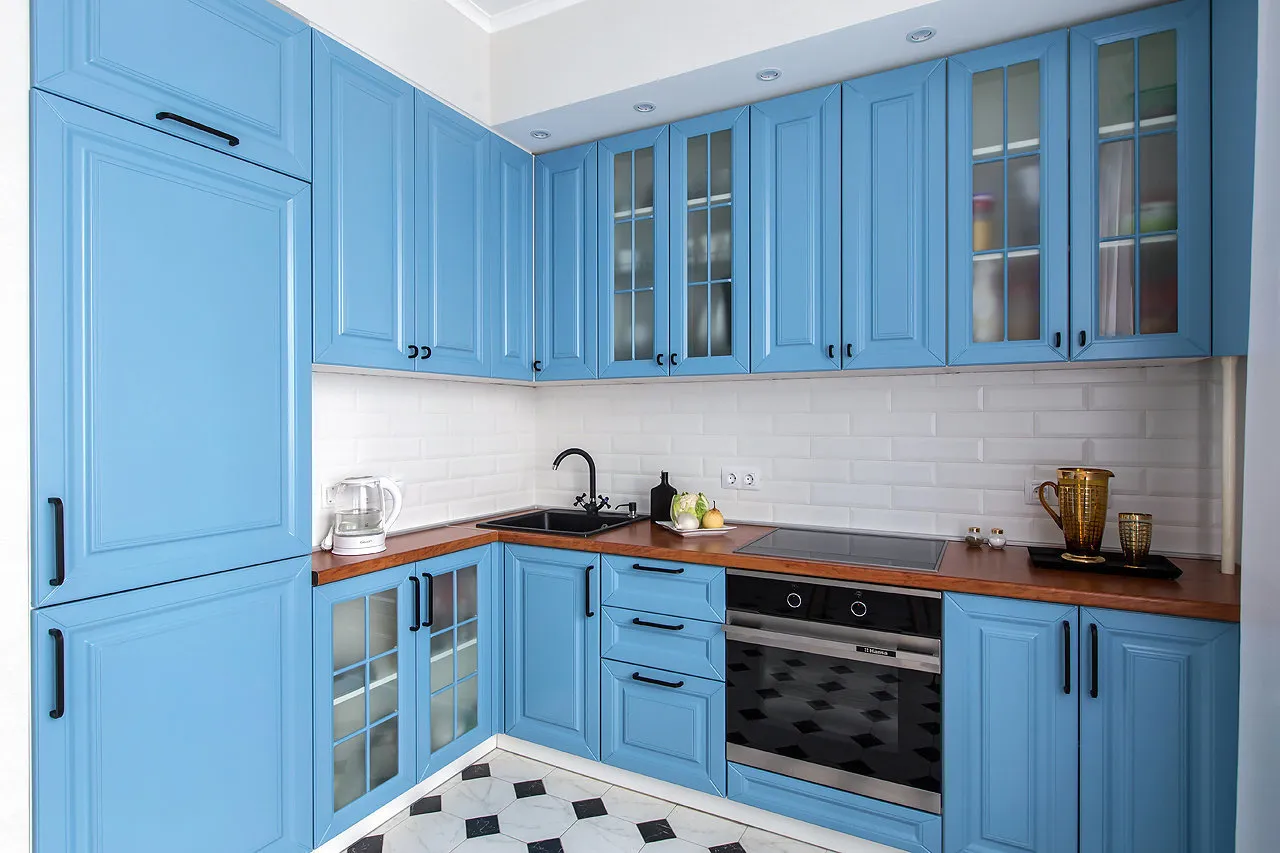 照片：现代风格厨房和餐厅，纳迪亚·佐托娃，Gid, Enjoy Me, 叶莲娜·马尔金娜, Artpartner, 朱莉娅·施密特, 阿莱克桑德拉·塔拉诺娃, 叶莲娜·卡拉萨耶娃 – 我们网站上的照片