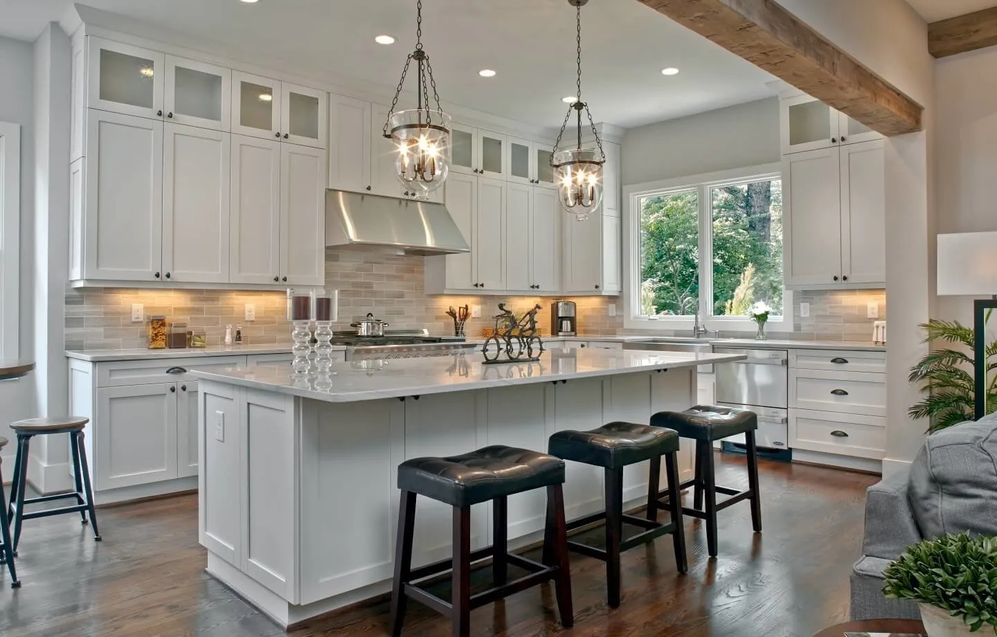 照片:经典风格厨房与餐厅 – 我们网站上的照片