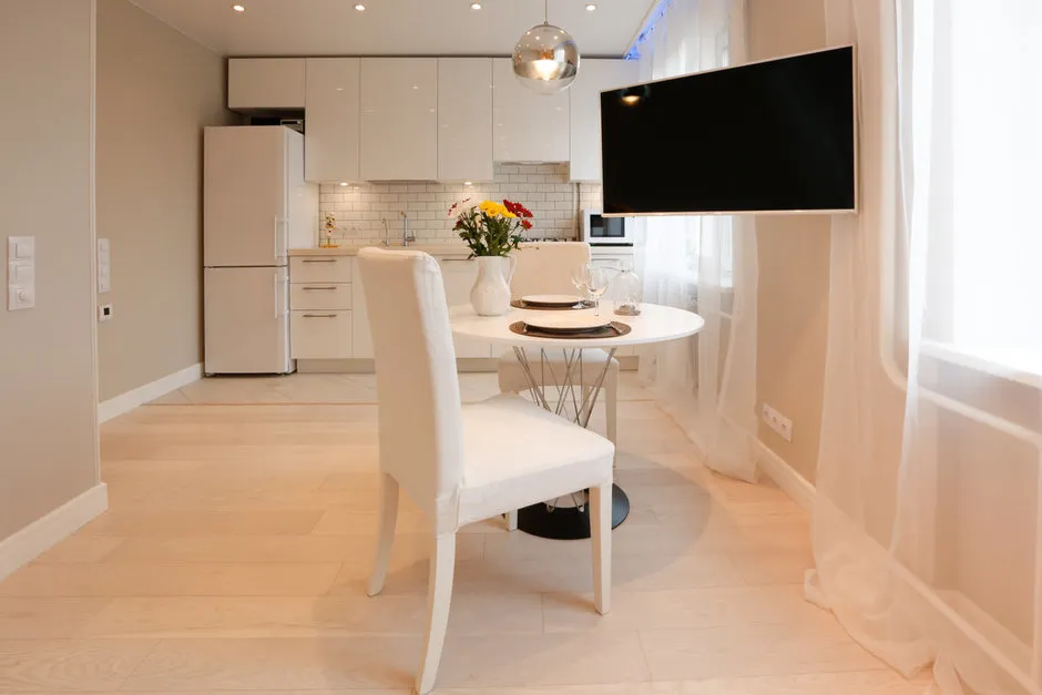 照片:现代风格厨房与餐厅,小贴士 – 我们网站上的照片