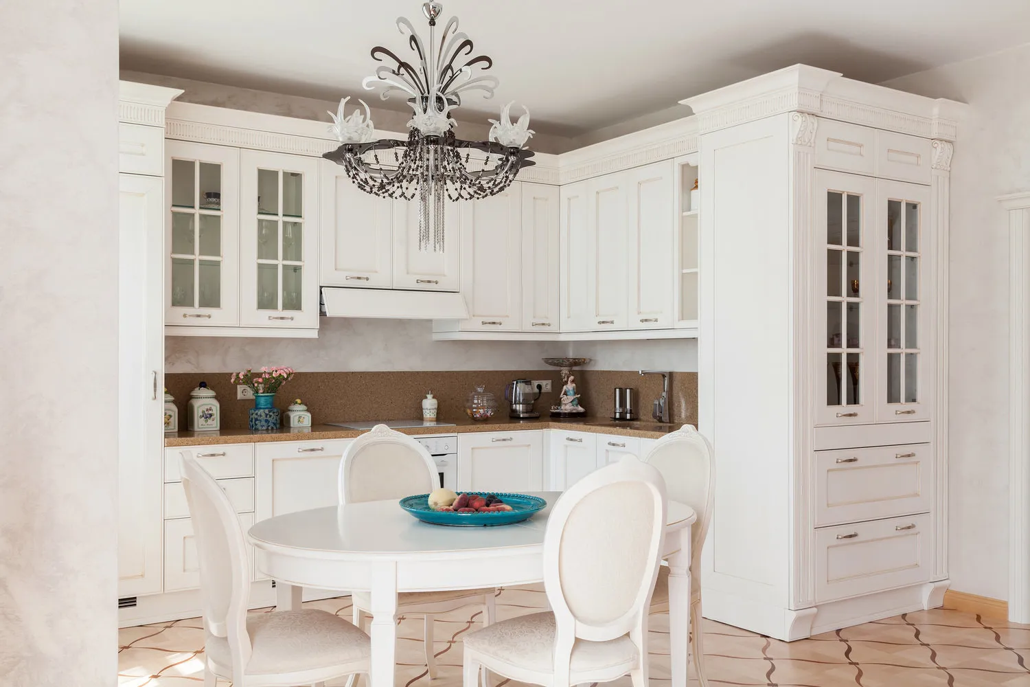 照片：古典风格厨房和餐厅、客厅、提示 – 我们网站上的照片