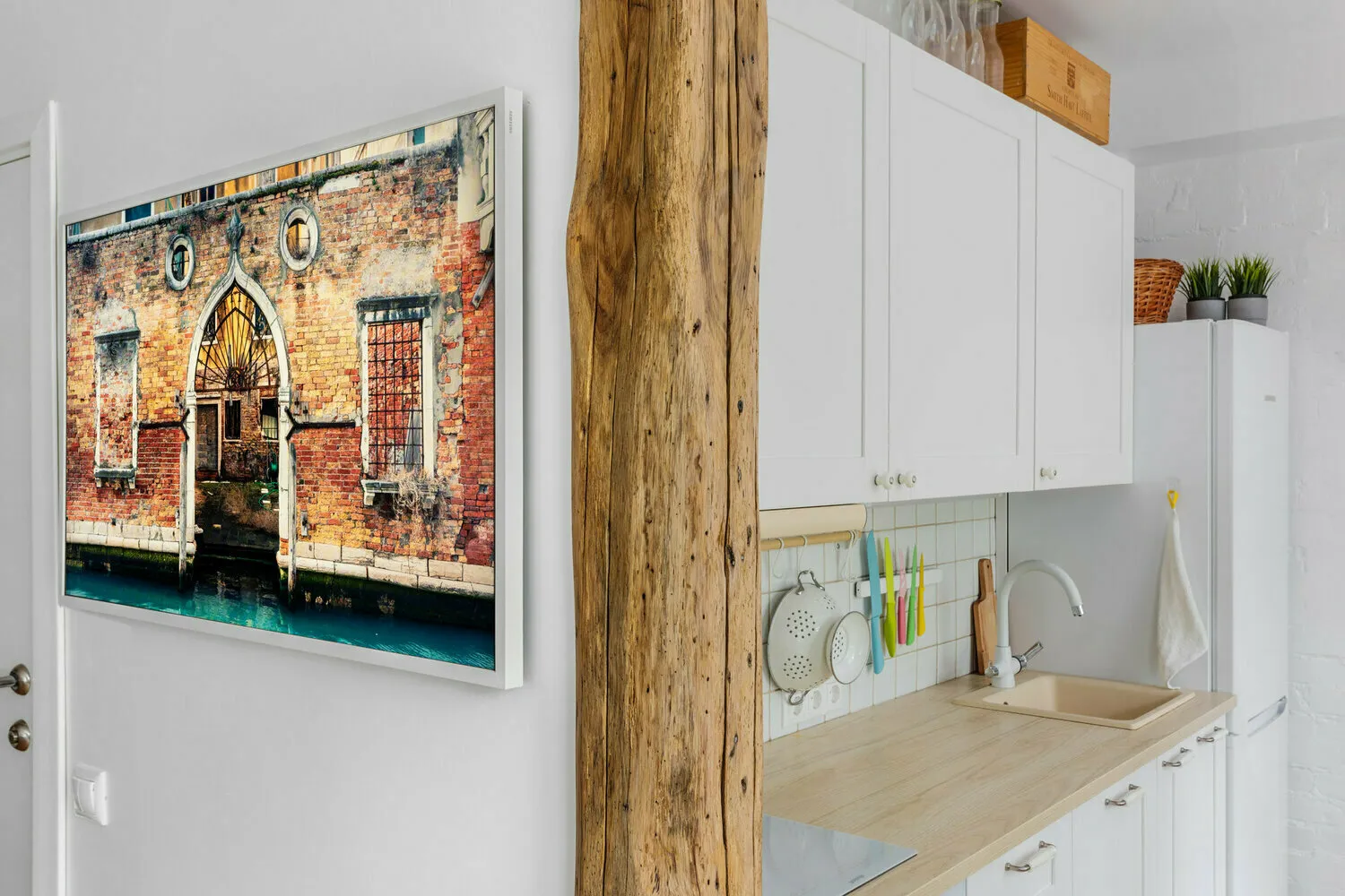 Foto: im Stil von, Küche und Esszimmer, Innenraumdesign, Renovierung, Küchenumbau, kleine Küche, Küche in Holzhäusern, Küche mit 6 Quadratmetern, Kücheninterior, Küche, Holzhäuser – Fotos auf unserer Website