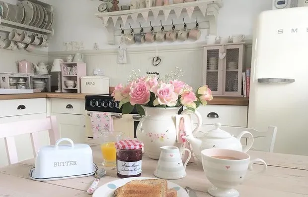 照片：普罗旺斯与乡村风格厨房与餐厅，技巧，BLANCO，便捷水槽，厨房水槽 – 我们网站上的照片