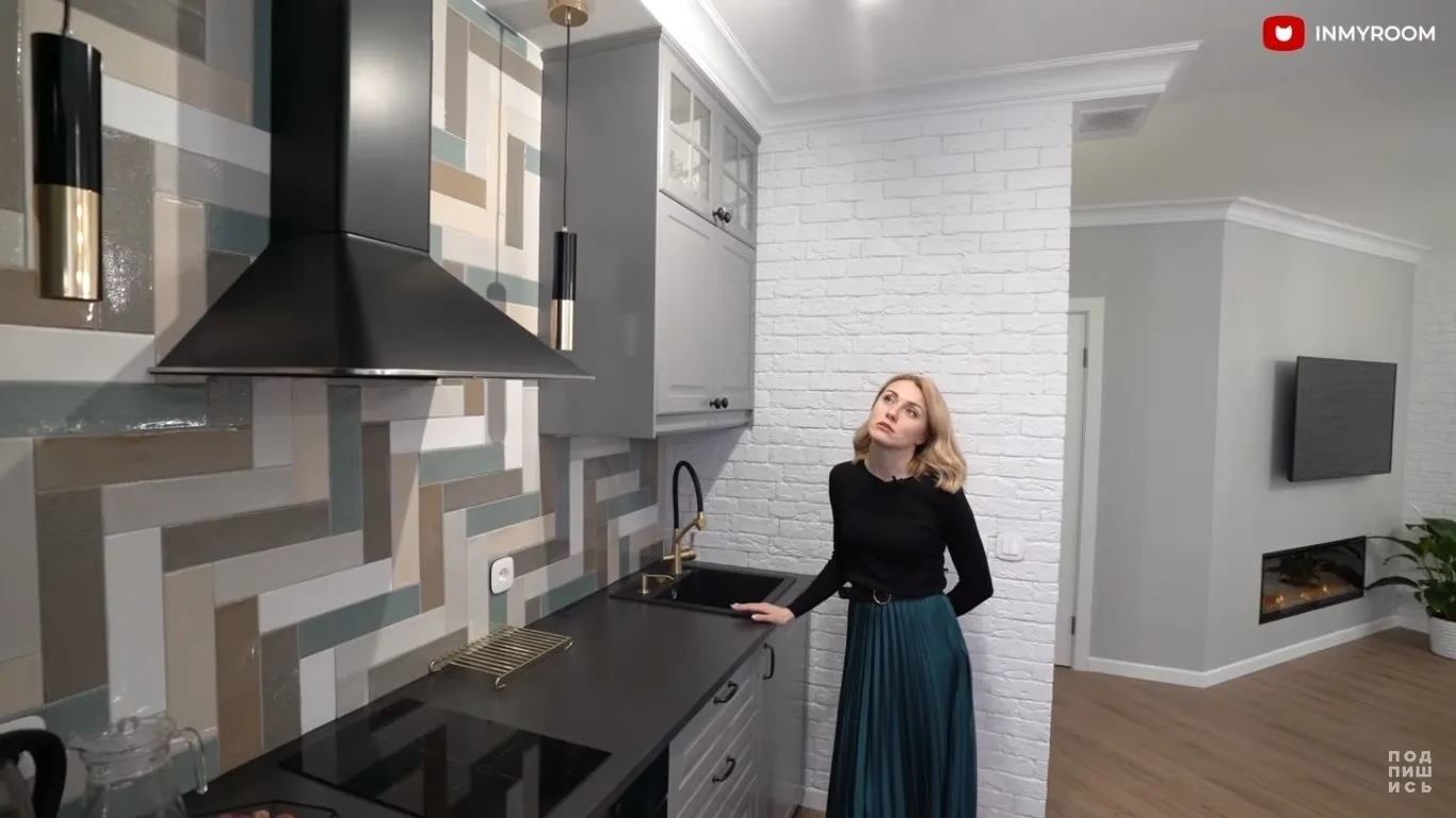 照片:现代门厅、厨房与餐厅,技巧 – 我们网站上的照片