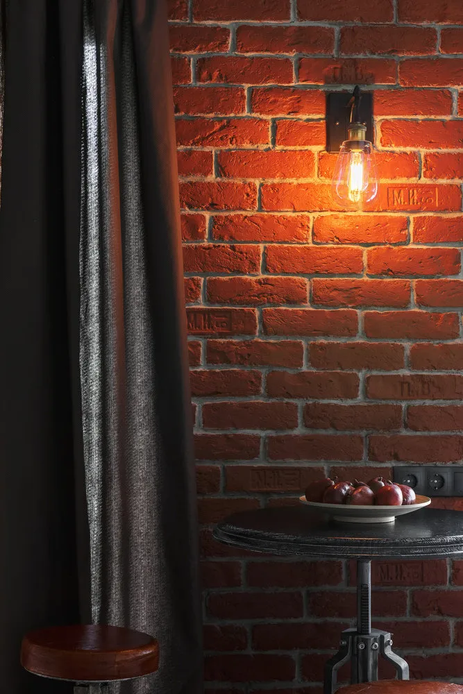 Фотография: Кухня и столовая в стиле Лофт, Малогабаритная квартира, Квартира, Студия, Проект недели, Москва, Марина Саркисян, Кирпичный дом, до 40 метров – фото на нашем сайте