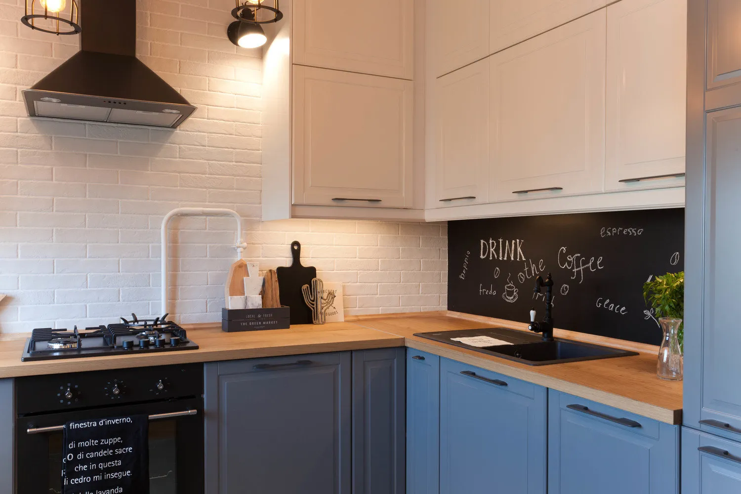 Фотография: Кухня и столовая в стиле Лофт, Скандинавский, Квартира, Проект недели, Москва, Сталинка, 2 комнаты, 40-60 метров, Анна Сухая – фото на нашем сайте