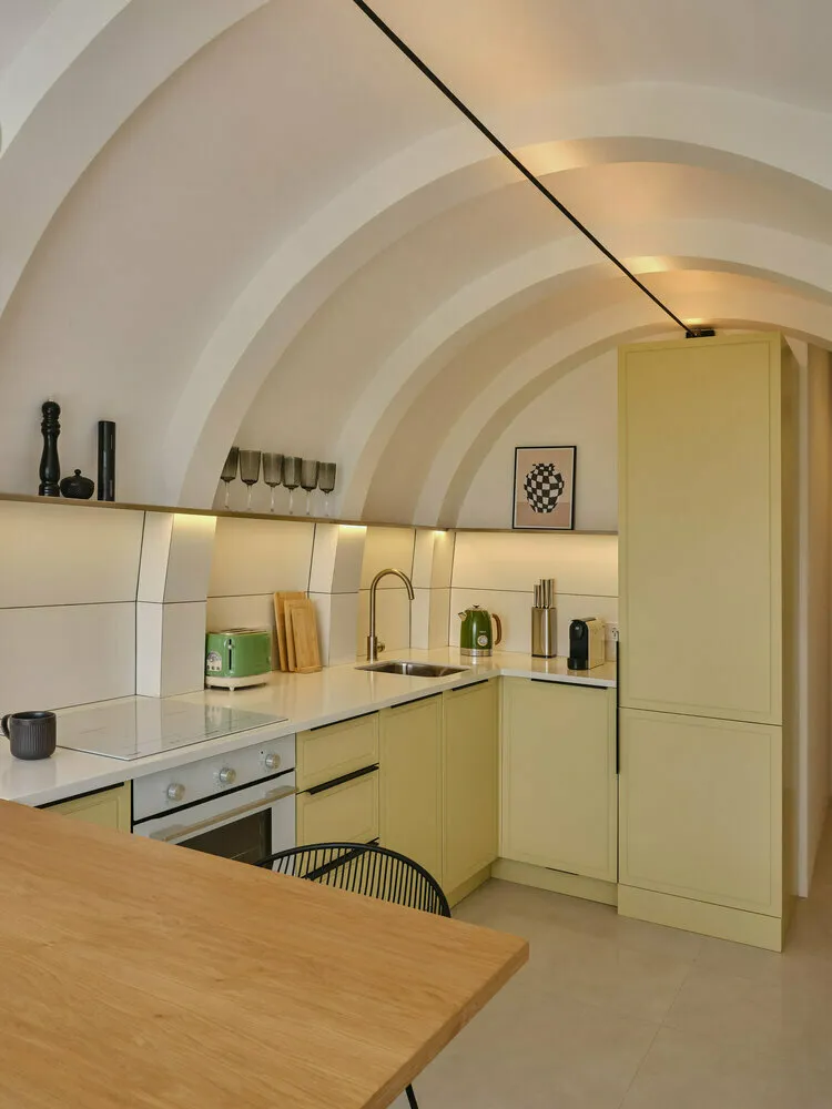 Foto: estilo moderno, Cocina y comedor, Interiores de habitaciones, Diseño de interiores, Consejos, diseño cocina-estancia, cómo decorar el interior de la cocina, interiores de cocina, ergonomía de cocina, organización del sistema de almacenamiento en la cocina, cocina sin armarios, soluciones no estándar para la cocina – fotos en nuestro sitio web