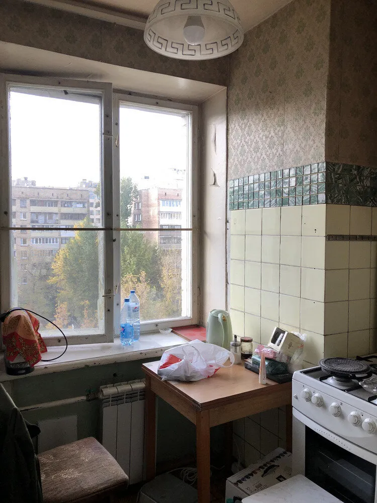Photo: Kitchen before renovation