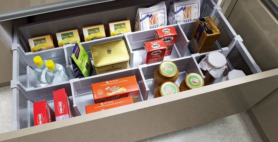 照片：北欧风格厨房与餐厅，翻新项目，博世，完成效果——我们网站上的照片