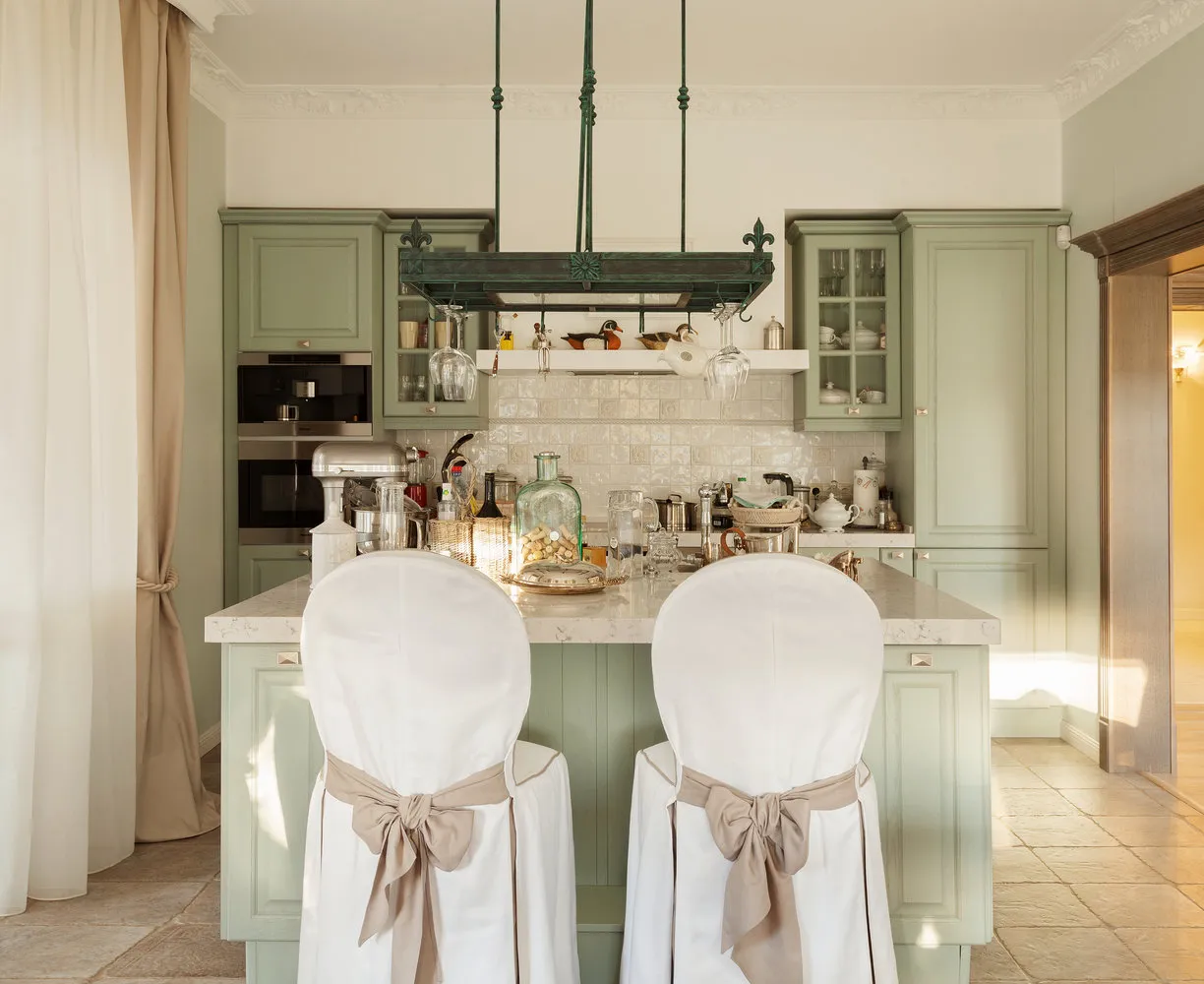 设计：朱莉亚·索洛维约娃