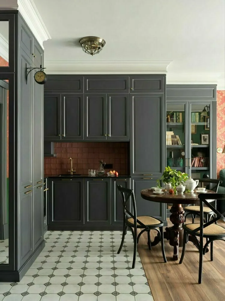 Foto: im Stil von, Wohnzimmer-Interieur, Interieur-Stil, Innenraumdesign, Tipps, wie man ein Kücheninterior gestaltet, Kücheninterior, Fehler im Renovieren, Renovierungsfehler, Fehler beim Küchenrenovieren, vor dem Renovieren planen – Foto auf unserer Website