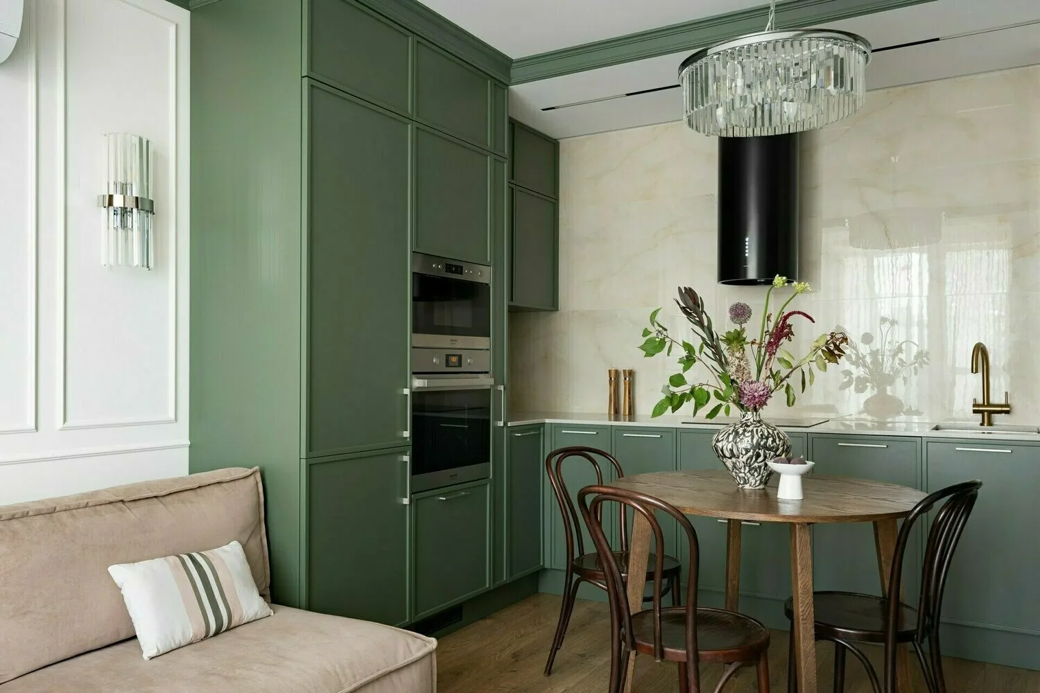 Foto: im Stil von, Wohnzimmer-Interieur, Interieur-Stil, Innenraumdesign, Tipps, wie man ein Kücheninterior gestaltet, Kücheninterior, Fehler im Renovieren, Renovierungsfehler, Fehler beim Küchenrenovieren, vor dem Renovieren planen – Foto auf unserer Website