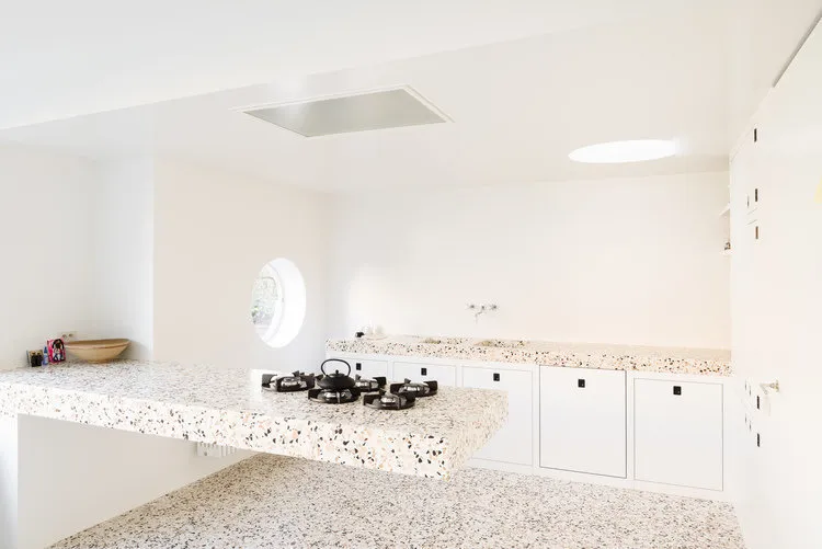 照片:极简风格厨房与餐厅,技巧 - 我们网站上的照片