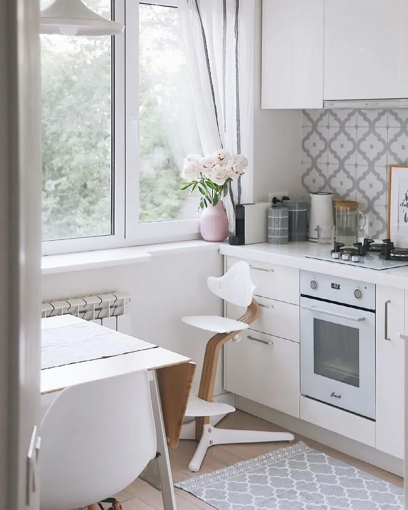 Foto: estilo cocina y comedor, escandinavo, reparación práctica, 2 habitaciones, hasta 40 metros cuadrados – foto en nuestro sitio web