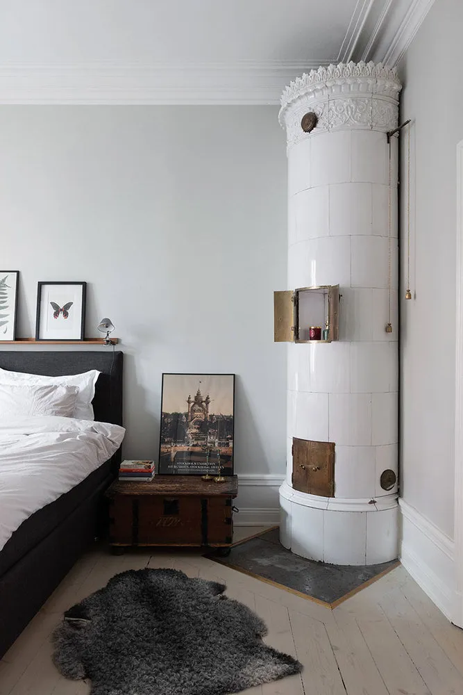 图片:普罗旺斯乡村风格、北欧、装饰艺术风格卧室,室内装饰,公寓,瑞典,米色,斯德哥尔摩,带吧台的厨房客厅,如何以现代风格装饰厨房,4间或更多,面积超过90平方米 – 网站上的照片