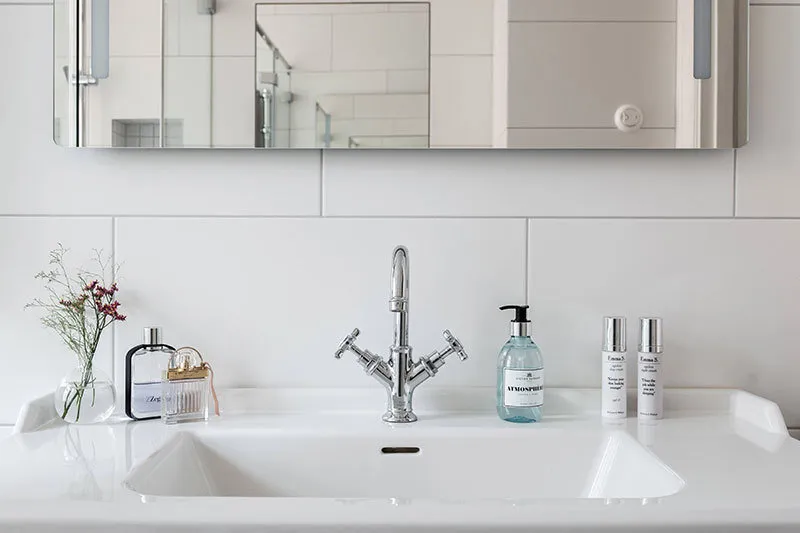 图片:现代、北欧、装饰艺术风格浴室,室内装饰,公寓,瑞典,米色,斯德哥尔摩,带吧台的厨房客厅,如何以现代风格装饰厨房,4间或更多,面积超过90平方米 – 网站上的照片