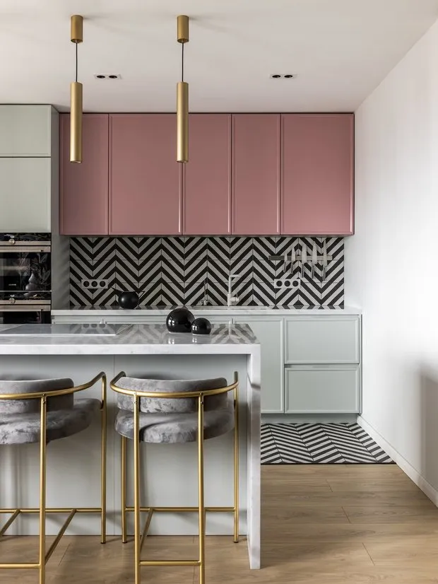 Diseño: Aigul Sultanova