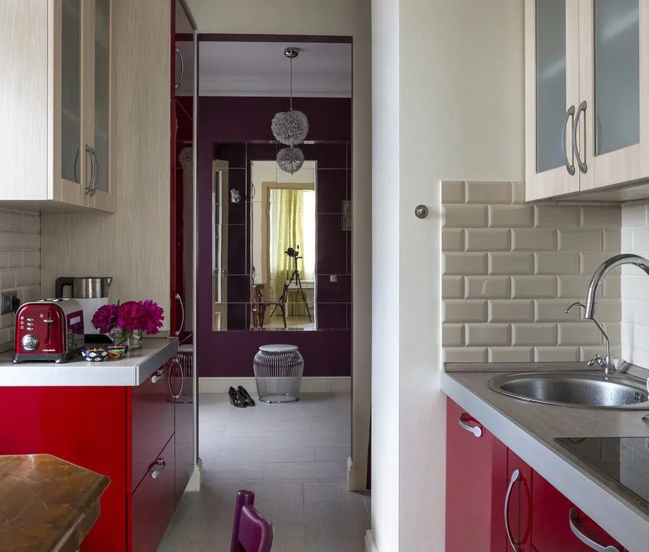 照片:Eclectic风格厨房和餐厅,指南,走廊中的厨房,OM Design,Maria Cherkasova,Margarita Fomina,STUDIO BAZI – 网站上的照片