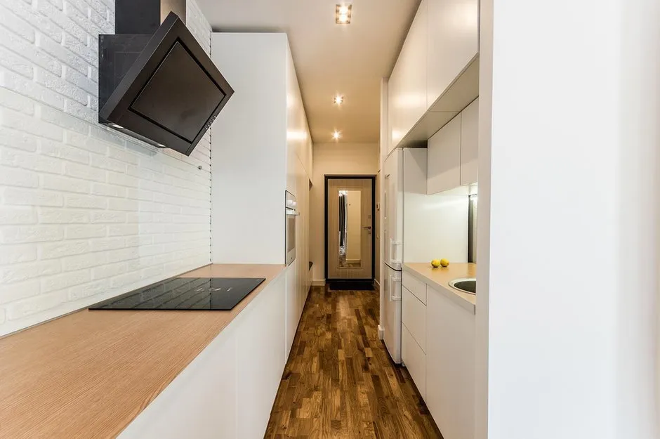 照片:现代风格厨房和餐厅,指南,走廊中的厨房,OM Design,Maria Cherkasova,Margarita Fomina,STUDIO BAZI – 网站上的照片