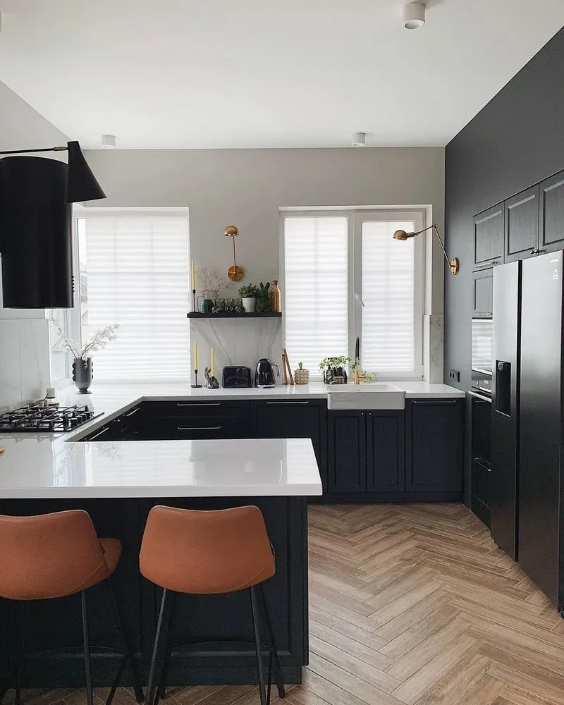 Puertas de la cocina — IKEA BAGGESEES doradas.