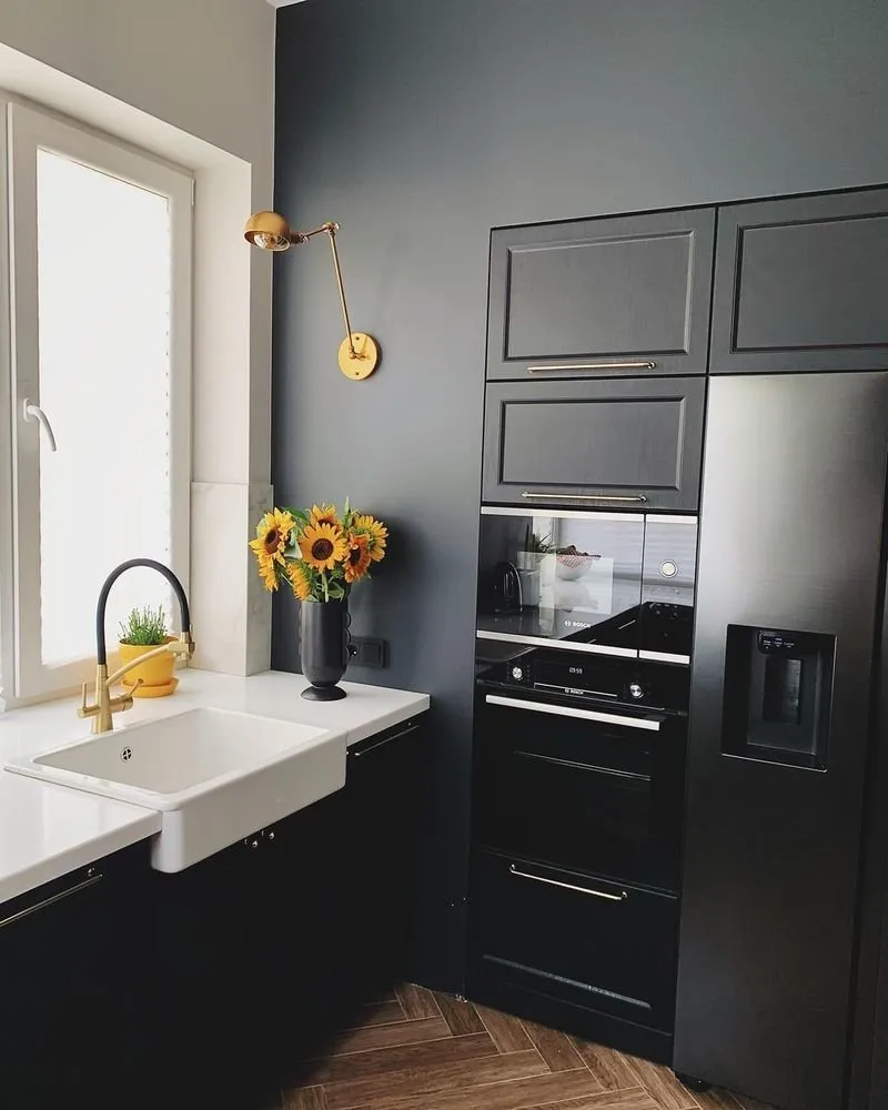 Lámparas doradas pedidas en AliExpress.