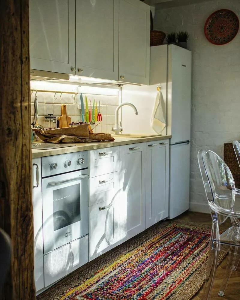 Foto: estilo , Cocina y comedor, Remodelación, remodelación de cocina, cocina pequeña, cocina-comedor, remodelación de krushchyovka, mini-cocina – fotos en nuestro sitio web