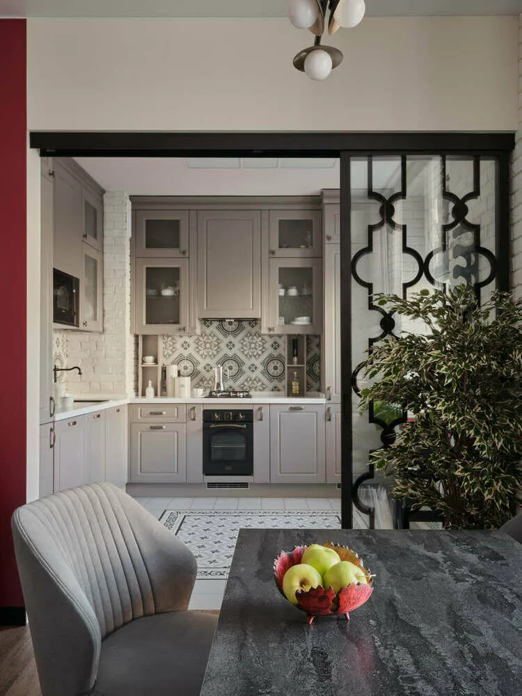 Фотография: в стиле , Кухня и столовая, Переделка, Сталинка – фото на нашем сайте