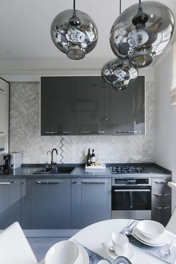 Photo: Kitchen and dining room in Modern style, Apartment, Weekly Project, Yuri Grishko, Olga Kulikovskaya-Eshbi, Stalinka, 3 rooms, 60-90 sq m – photo on our website