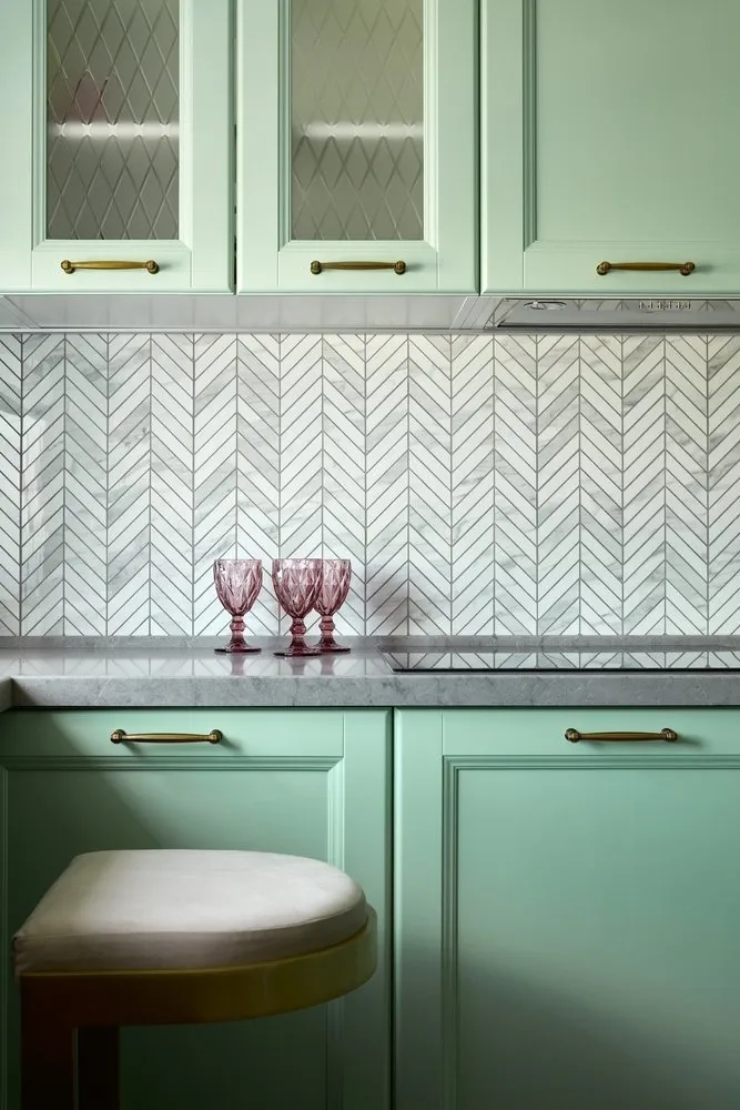 照片：风格，厨房与餐厅，建议，厨房围裙，如何布置厨房围裙 – 我们网站上的照片