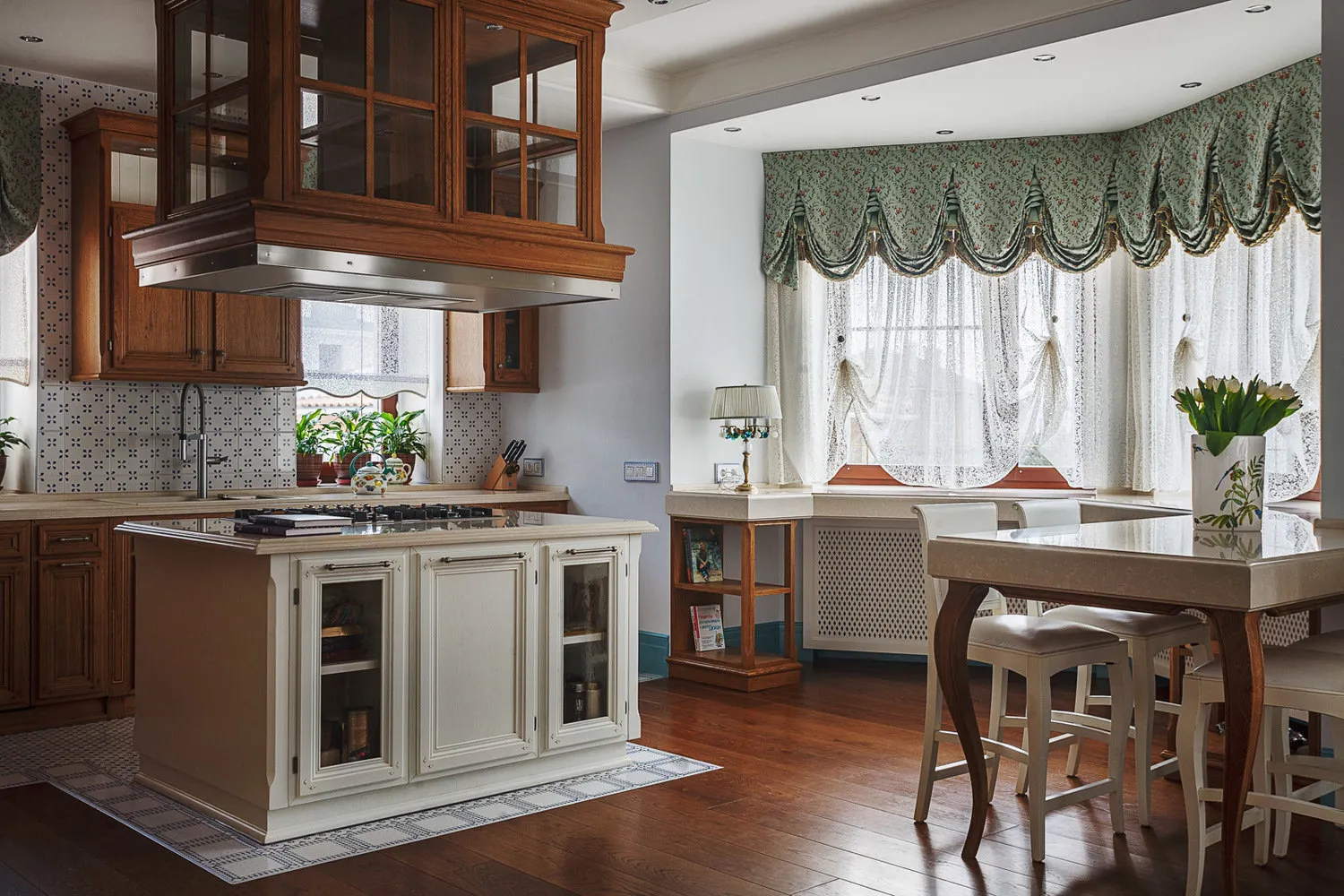 Photo: Kitchen and dining room in Classic style, Tips – photo on our website