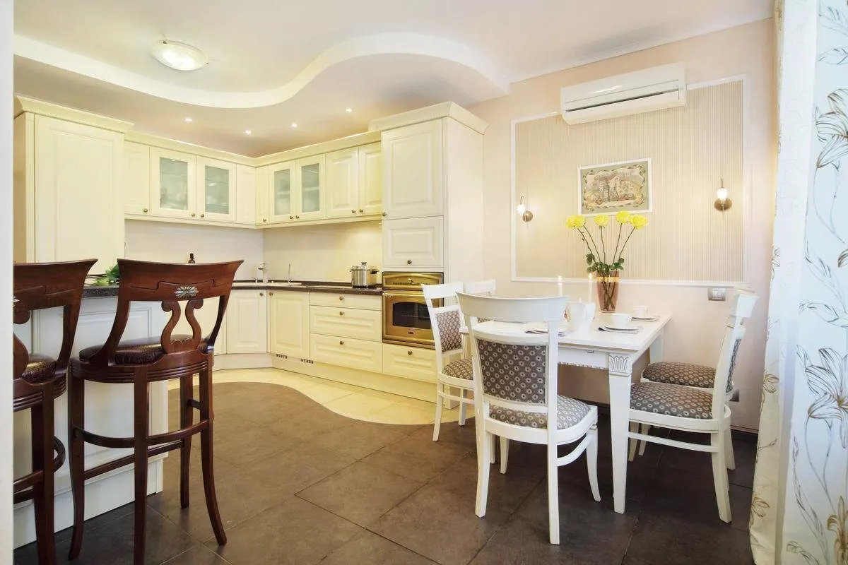 Photo: Kitchen and dining room in Classic style, Tips – photo on our website