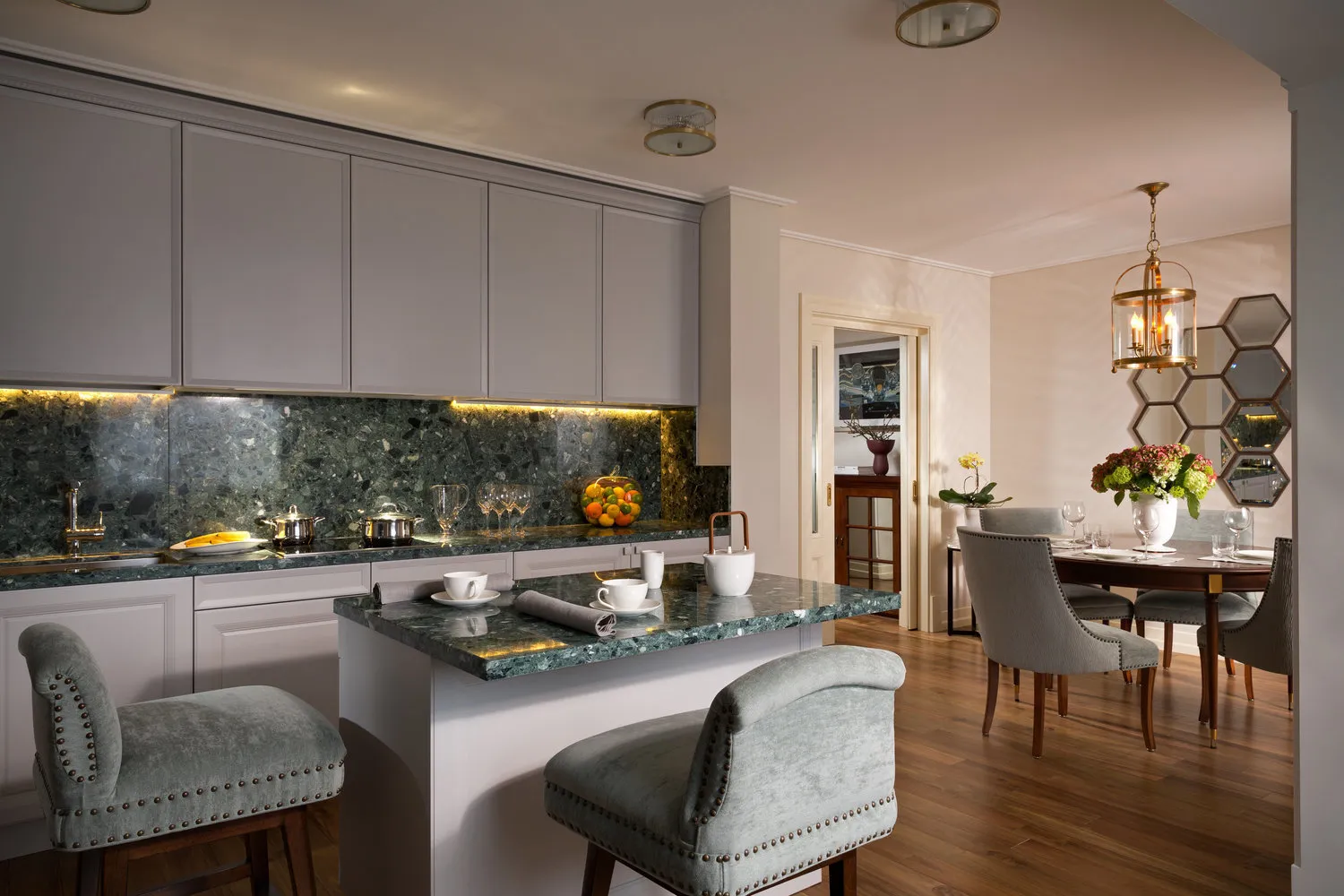 照片:时尚厨房与餐厅,技巧 – 我们网站上的照片