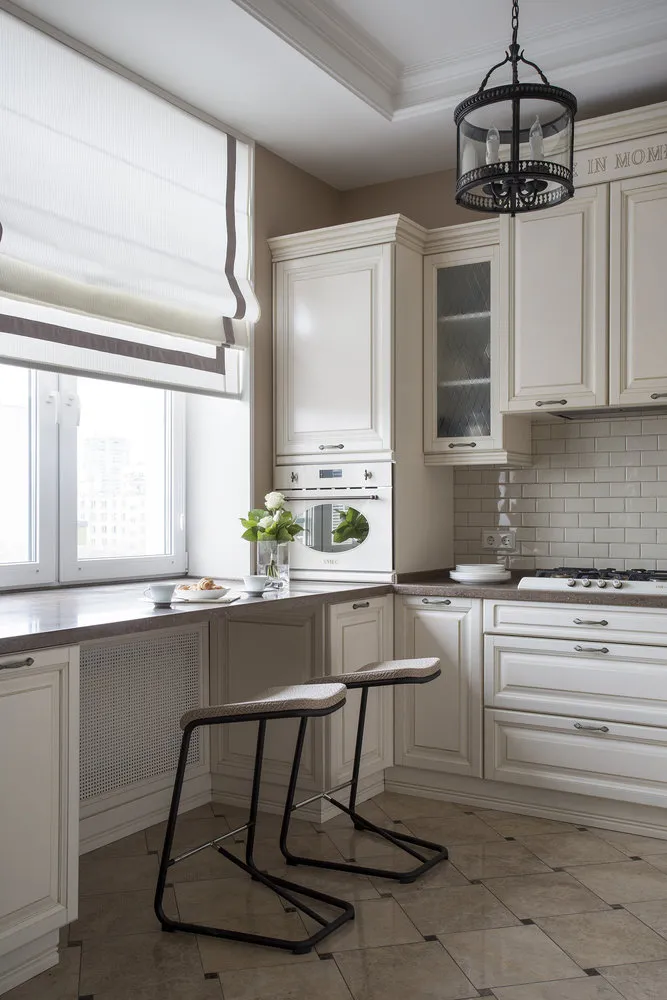 Photo: Küche und Esszimmer im klassischen und modernen Stil, Apartment, Wochenprojekt, Moskau, Evgeny Kulibabа, Stalinka, 3 Zimmer, 60–90 Quadratmeter, Elena Markina, Encyclopedia_Interior – Foto auf unserer Website