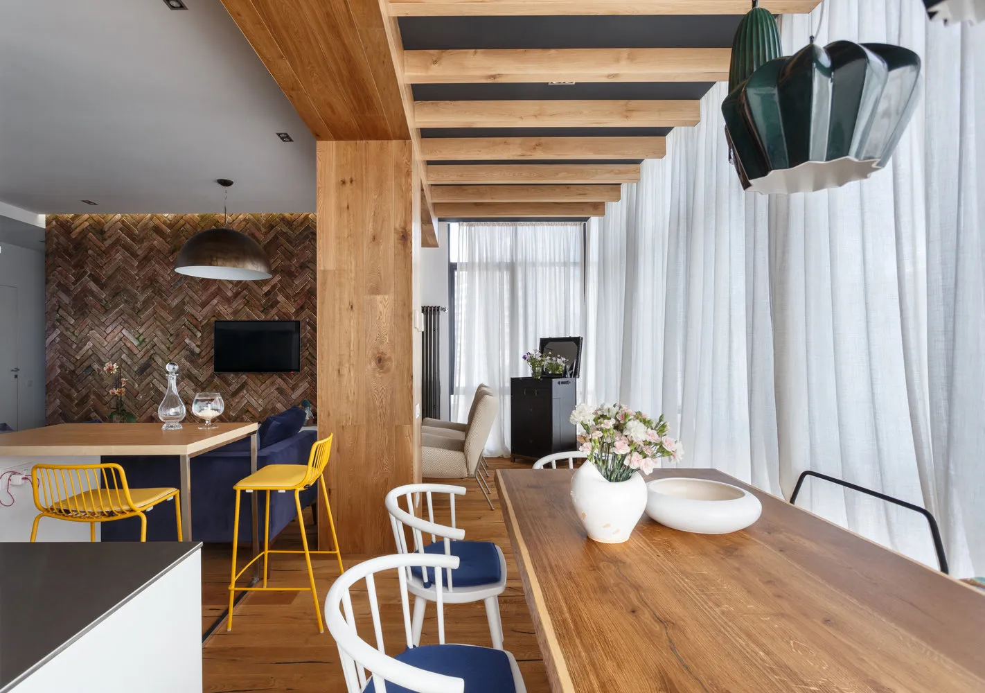 Foto: Küche und Esszimmer im modernen Stil, Tipps – Foto auf unserer Website