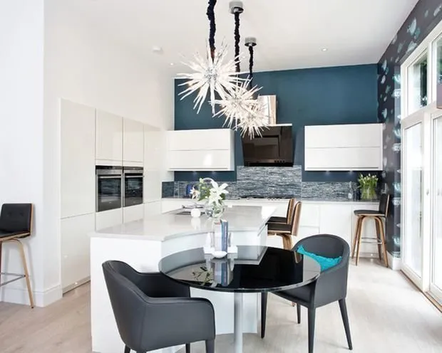 照片:北欧风格厨房和餐厅,技巧——我们网站上的照片