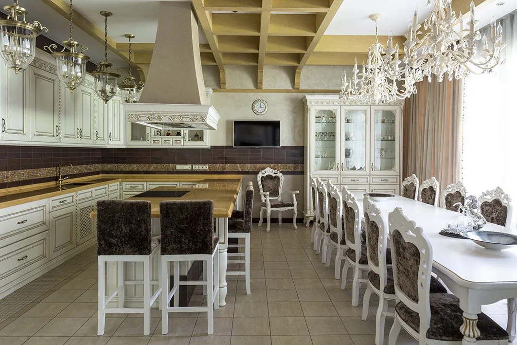 Foto: Cocina y comedor de estilo clásico, Decoración de interiores, Enciclopedia de cocinas – fotos en nuestro sitio web